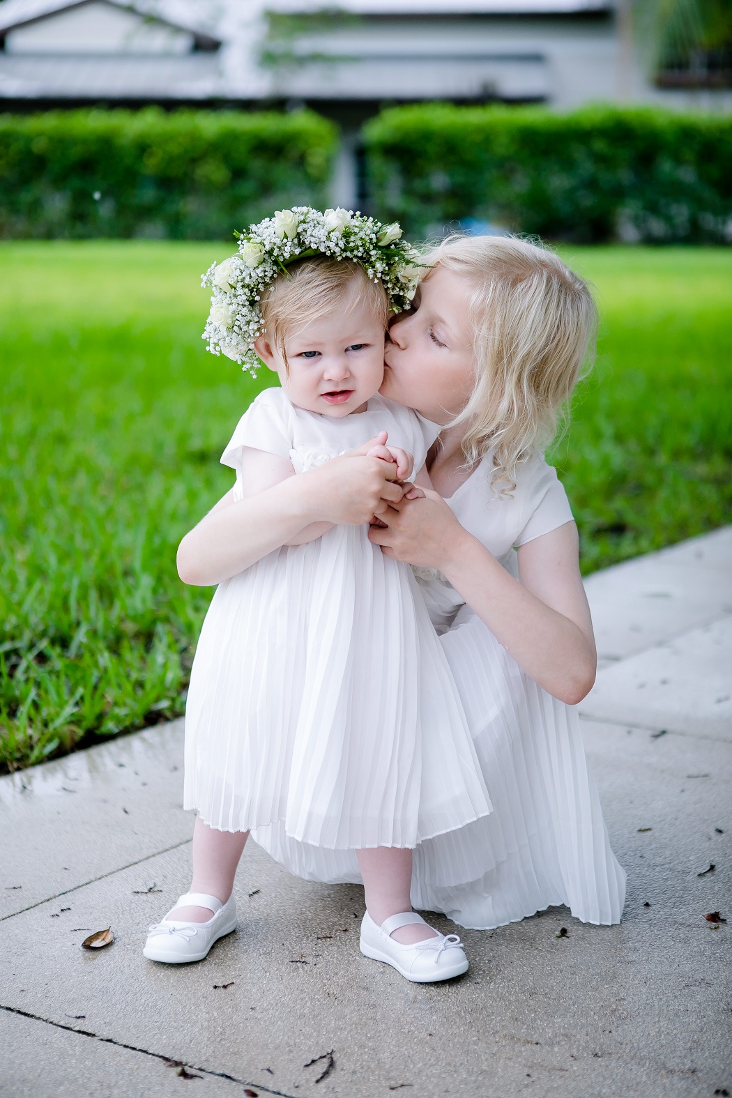 gorgeous flower girls