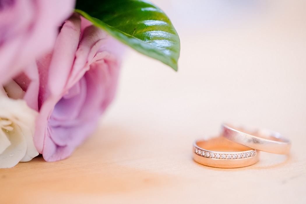 unique photography idea for wedding ring shot