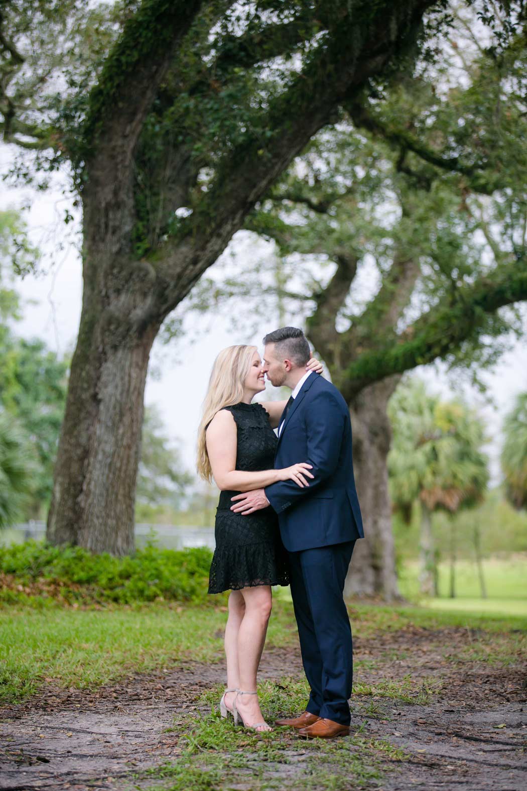 stunning engagement poses on this blog