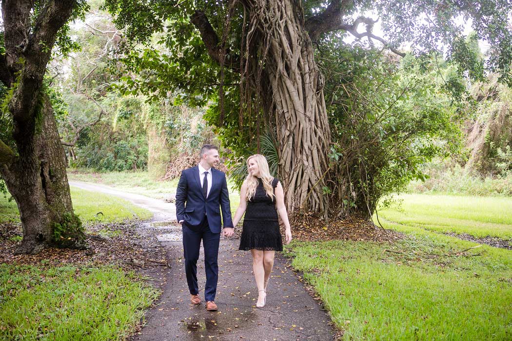 walking pose for engagement photoshoot | andrea harborne photography