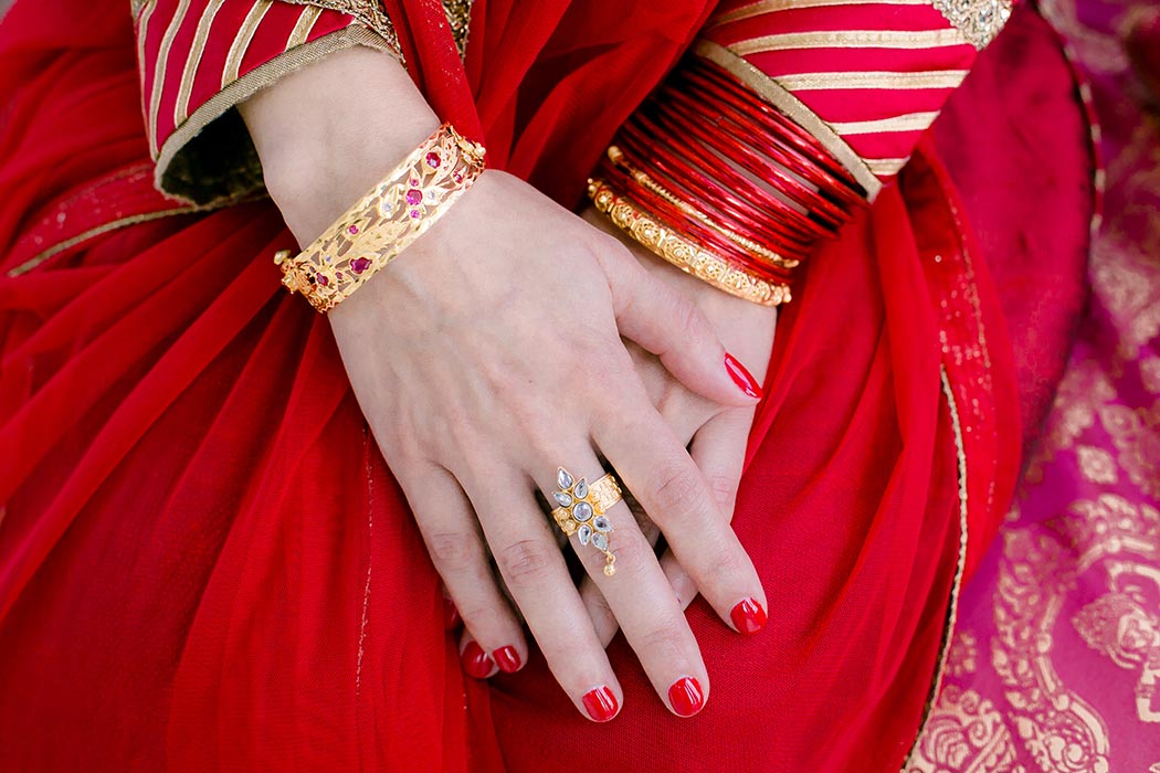 gold indian wedding jewelry | red indian wedding bangles for traditional indian wedding