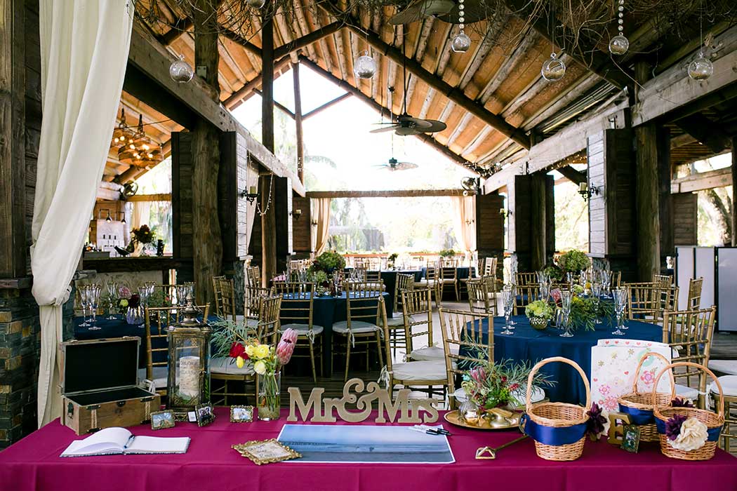 modern rustic wedding setting at the living sculpture sanctuary davie