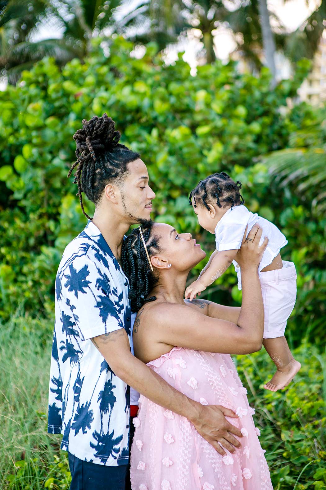 fun family photoshoot session at the beach | fort Lauderdale beach family photographs 