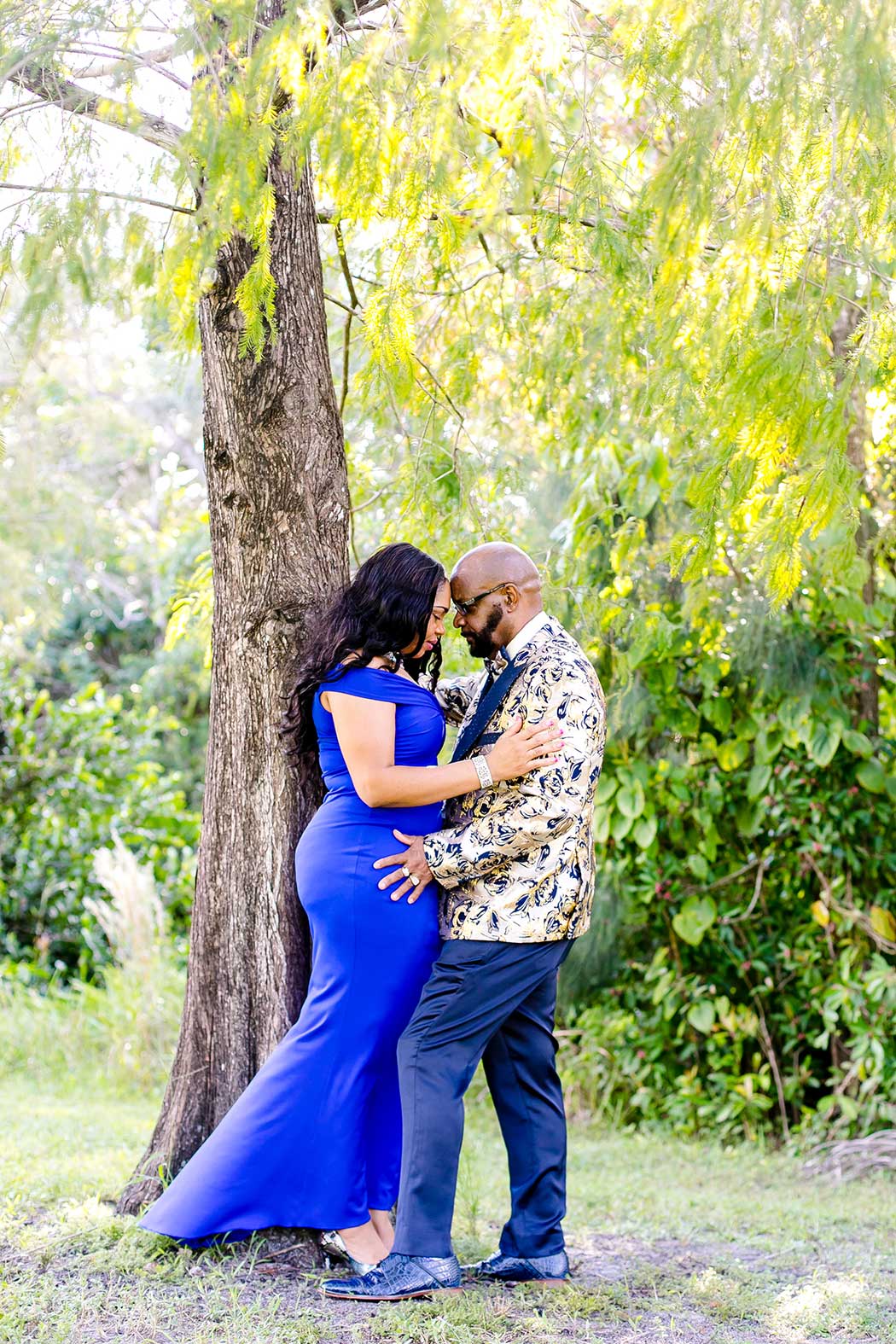 cute engagement photoshoot at tree tops park | romantic couples' photoshoot with formal dress