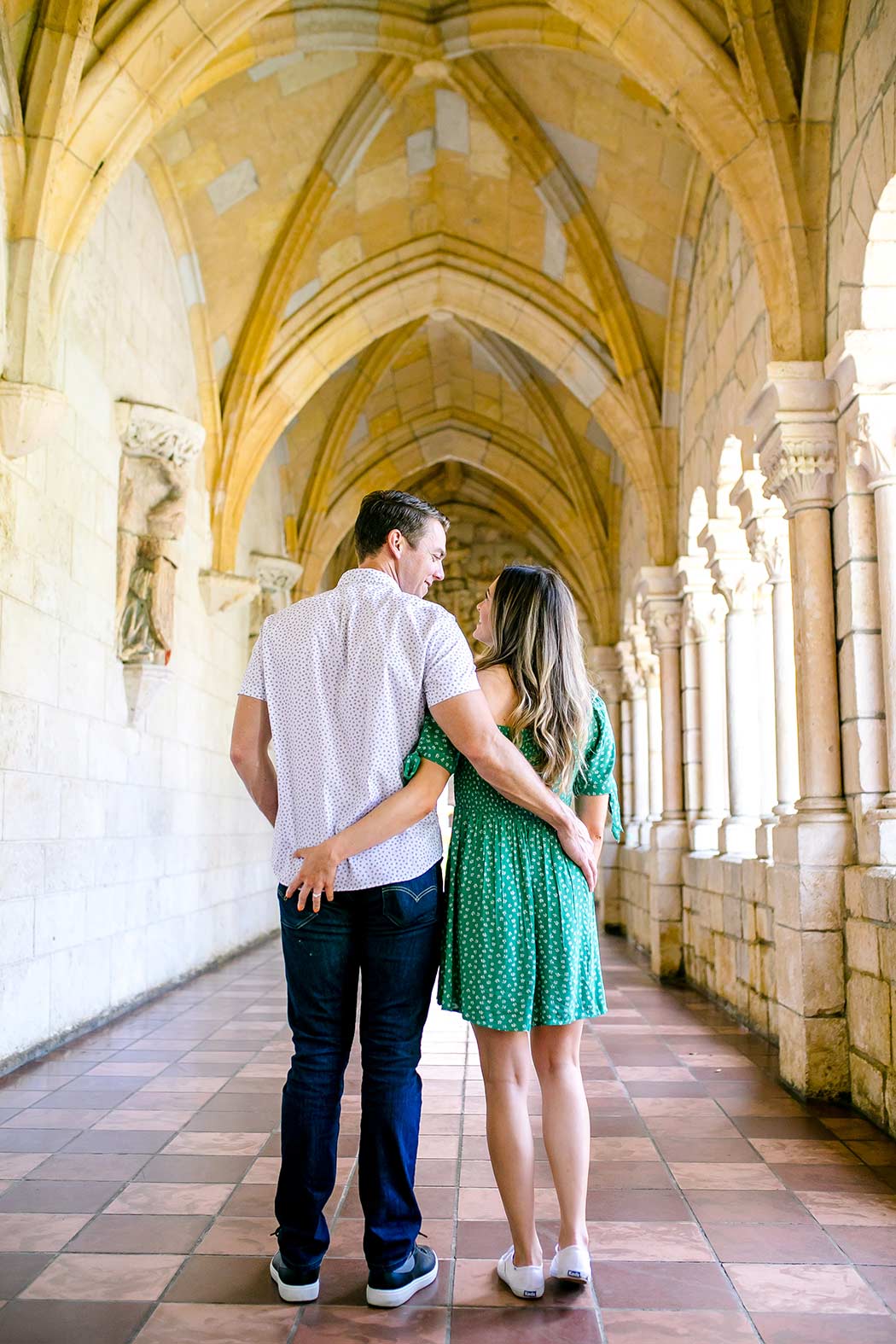 unique pose for engagement photography | engagement photography pose | surprise marriage proposal photography