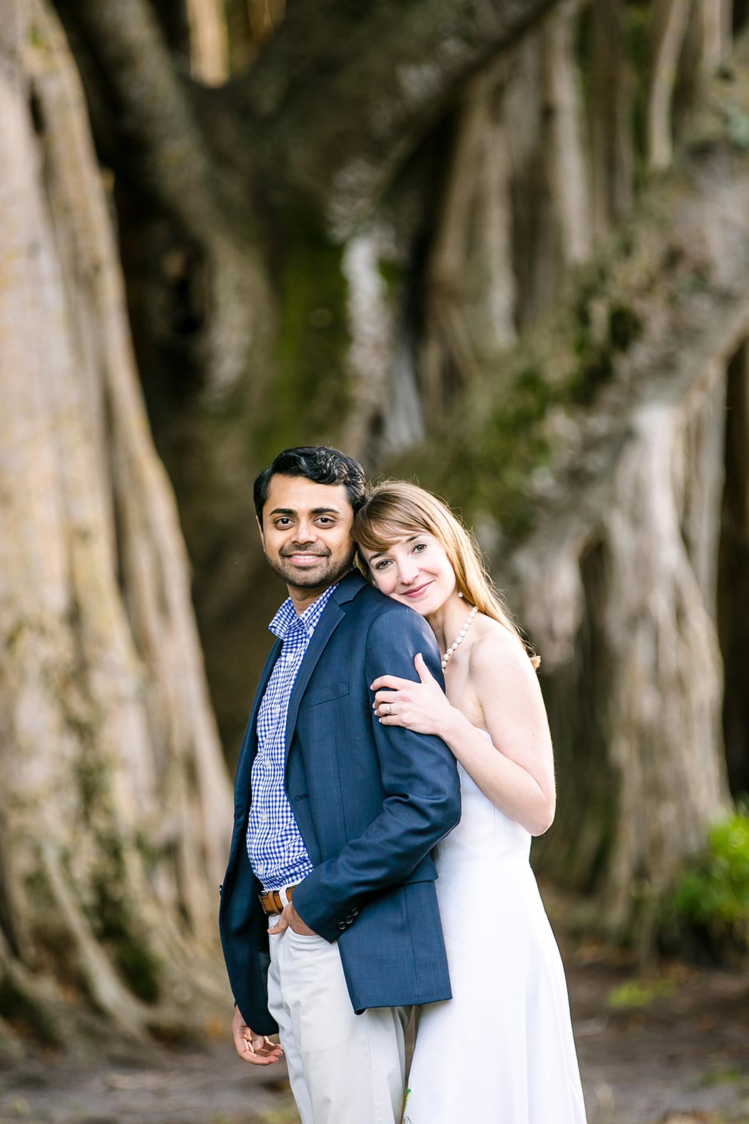 unique posing idea for engagement photoshoot | hugh taylor birch park engagement photography