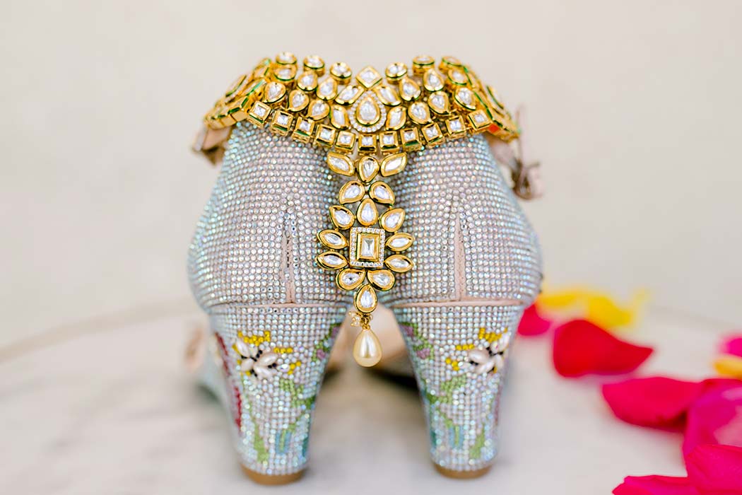 indian wedding shoes and jewelry | indian wedding detail photography