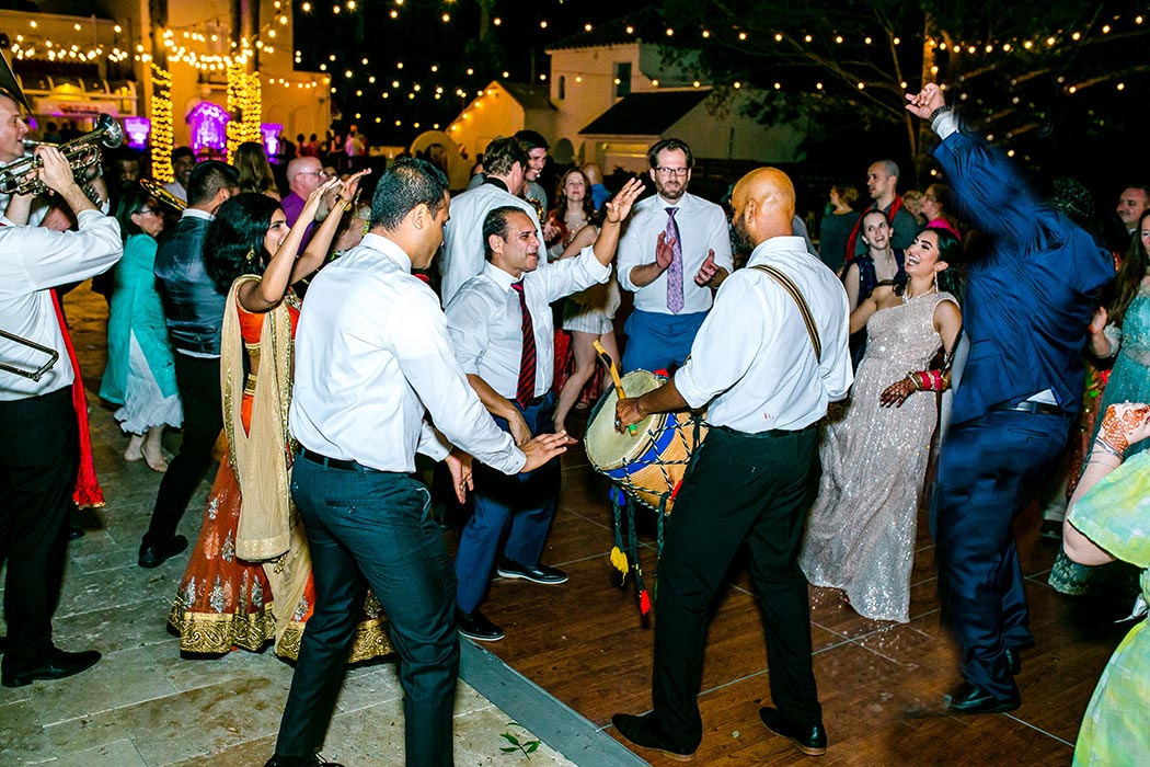 south florida indian Dhol Drum Player | wedding guests dancing at indian wedding | fort lauderdale indian wedding photographer
