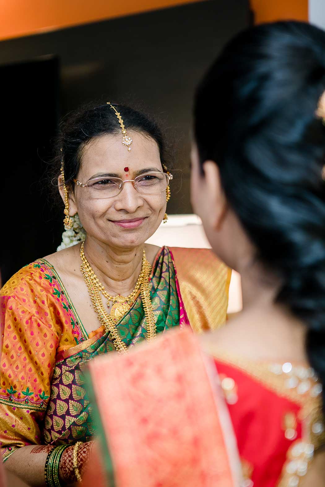 indian wedding detail photography | indian bride and mother on wedding day | indian bride and mother